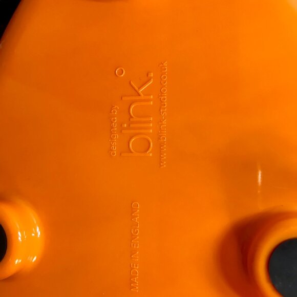 Cat Bowl Hing Design Fish with Non Slip Rubber Feet Made in England - Picture 8 of 8